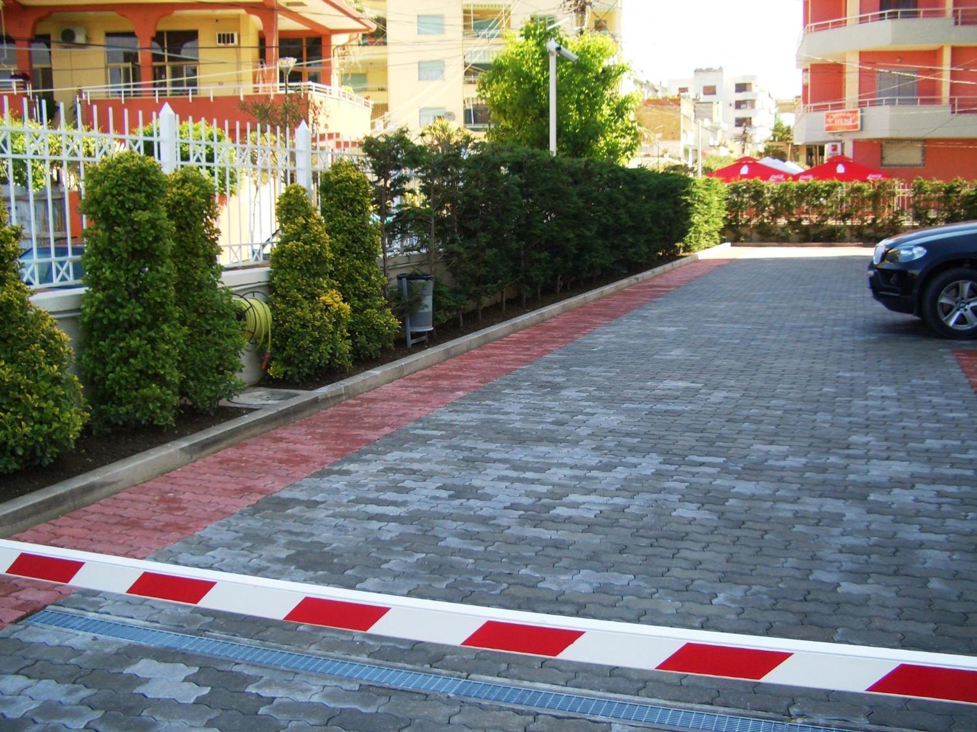 דורס Hotel Arvi מראה חיצוני תמונה