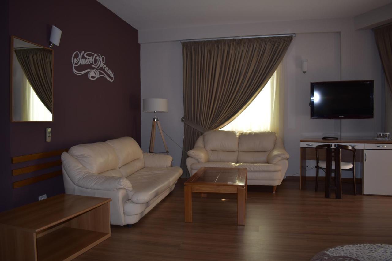 דורס Hotel Arvi מראה חיצוני תמונה