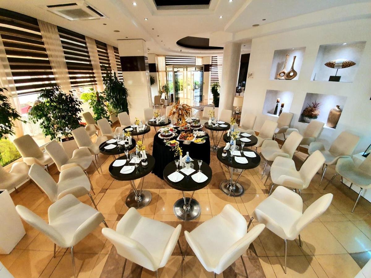 דורס Hotel Arvi מראה חיצוני תמונה